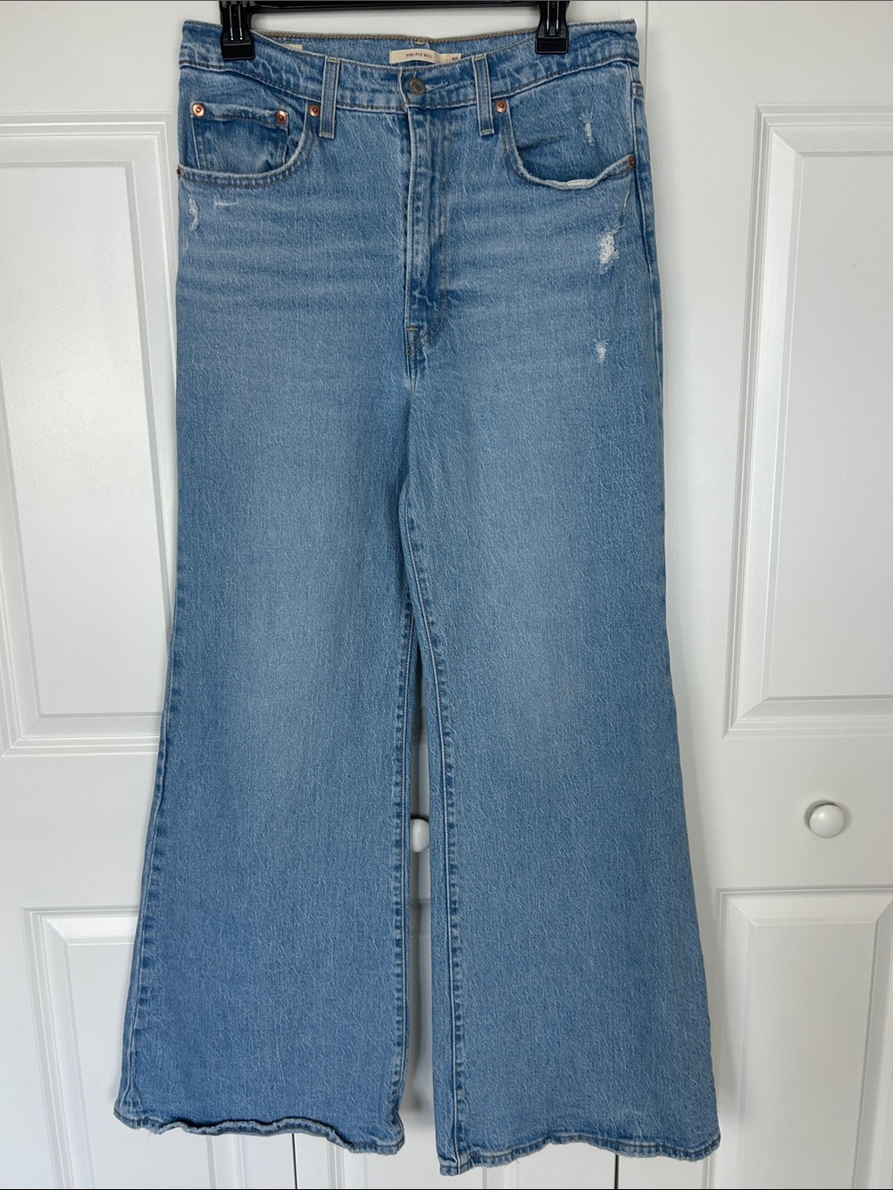 Levi's Ribcage Bell in Light Blue Jeans Size 30